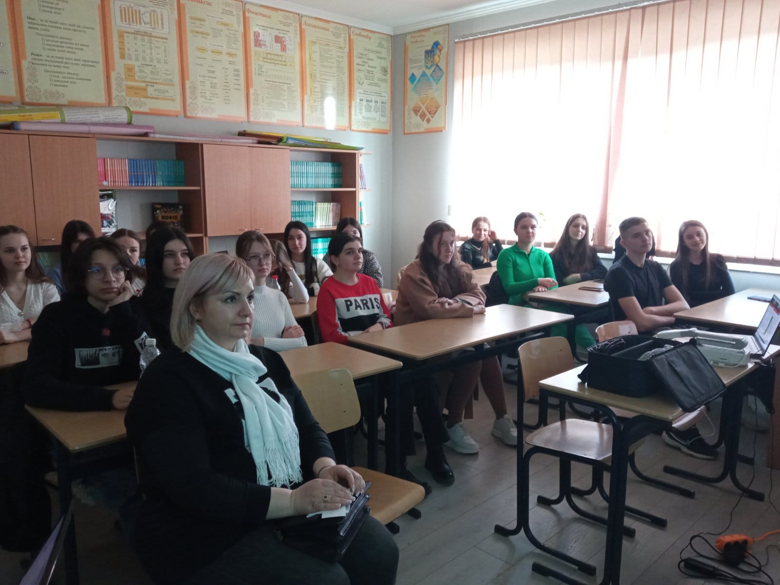 Емоційний інтелект: вчимося розуміти себе, навколишніх та вирішувати конфлікти