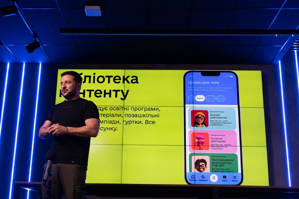 Президент Володимир Зеленський в онлайн-форматі привітав учнів Берегівського ліцею імені Лайоша Кошута з початком нового навчального року