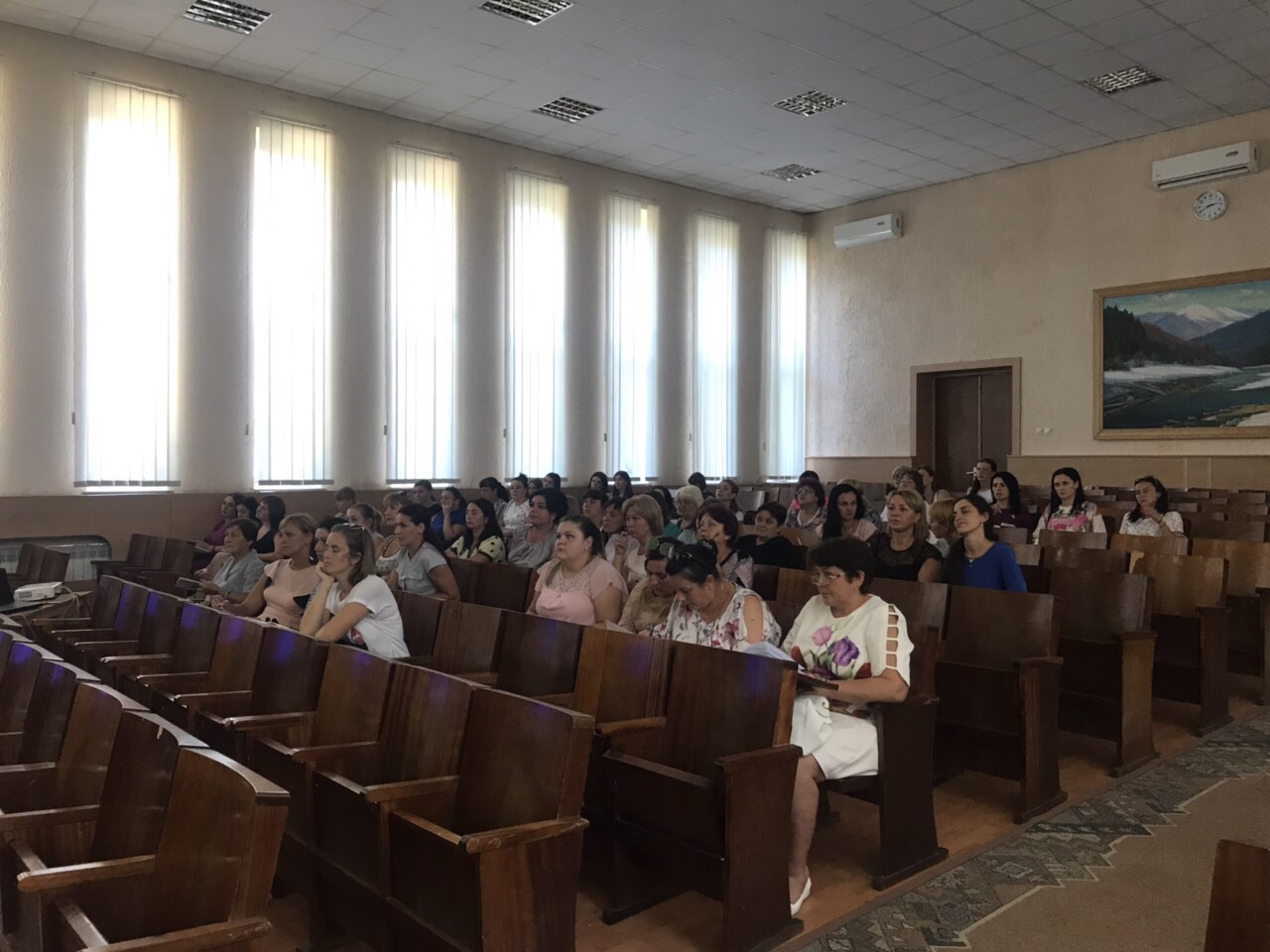 Фахівці КУ „Інклюзивно-ресурсний центр №1” Мукачівської районної ради  взяли участь у нараді з асистентами вчителів та педагогами, які працюють з дітьми з особливими освітніми потребами