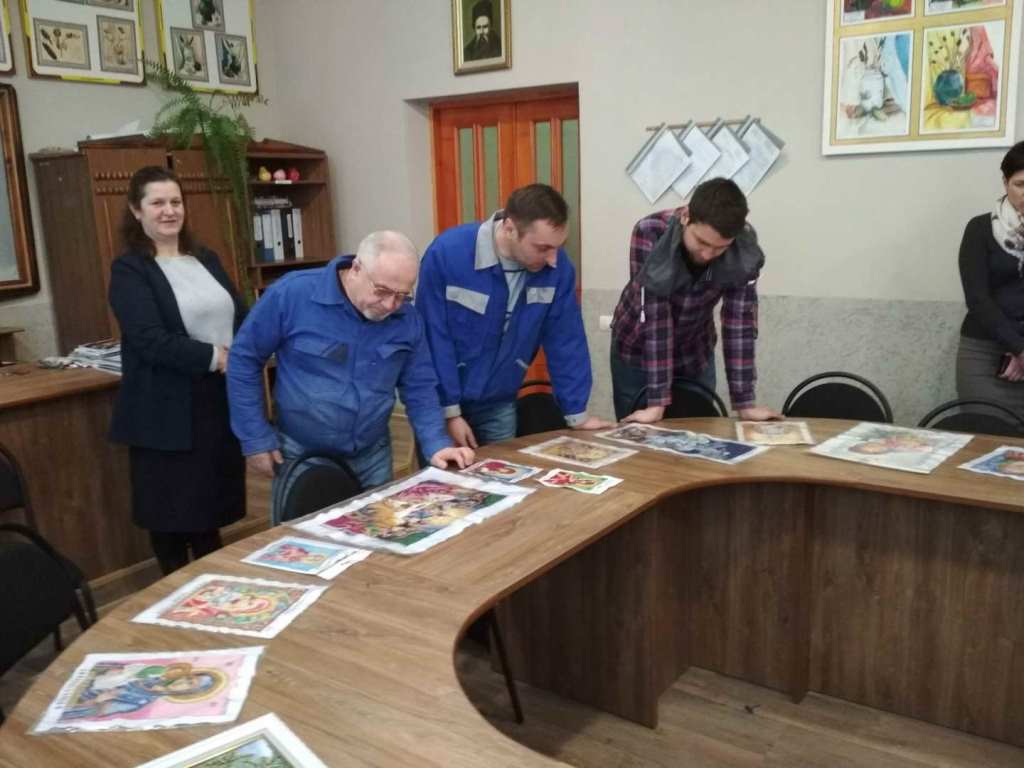 Міжгірський професійний ліцей відвідала народна майстриня з вишивки бісером
