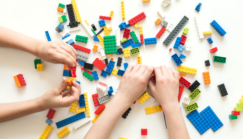 Ігрові набори LEGO Play Box для учнів перших класів Закарпатської області