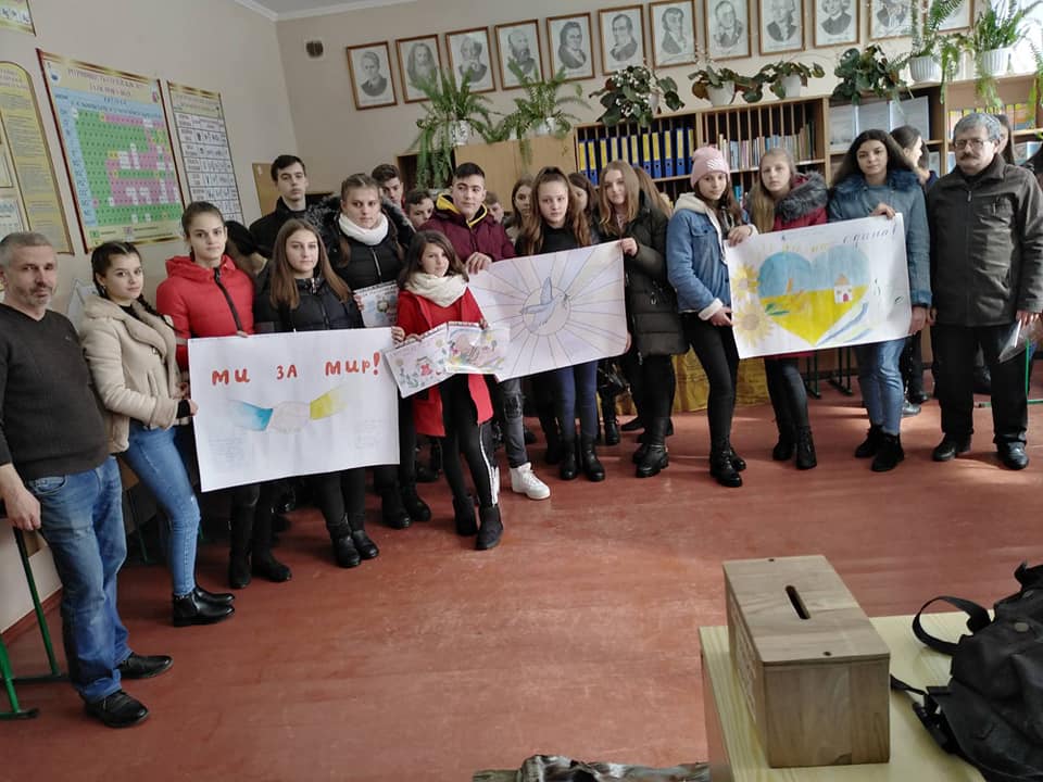 У закладах освіти Міжгірського району вшанували пам’ять учасника анитерористичної операції Василя Росохи