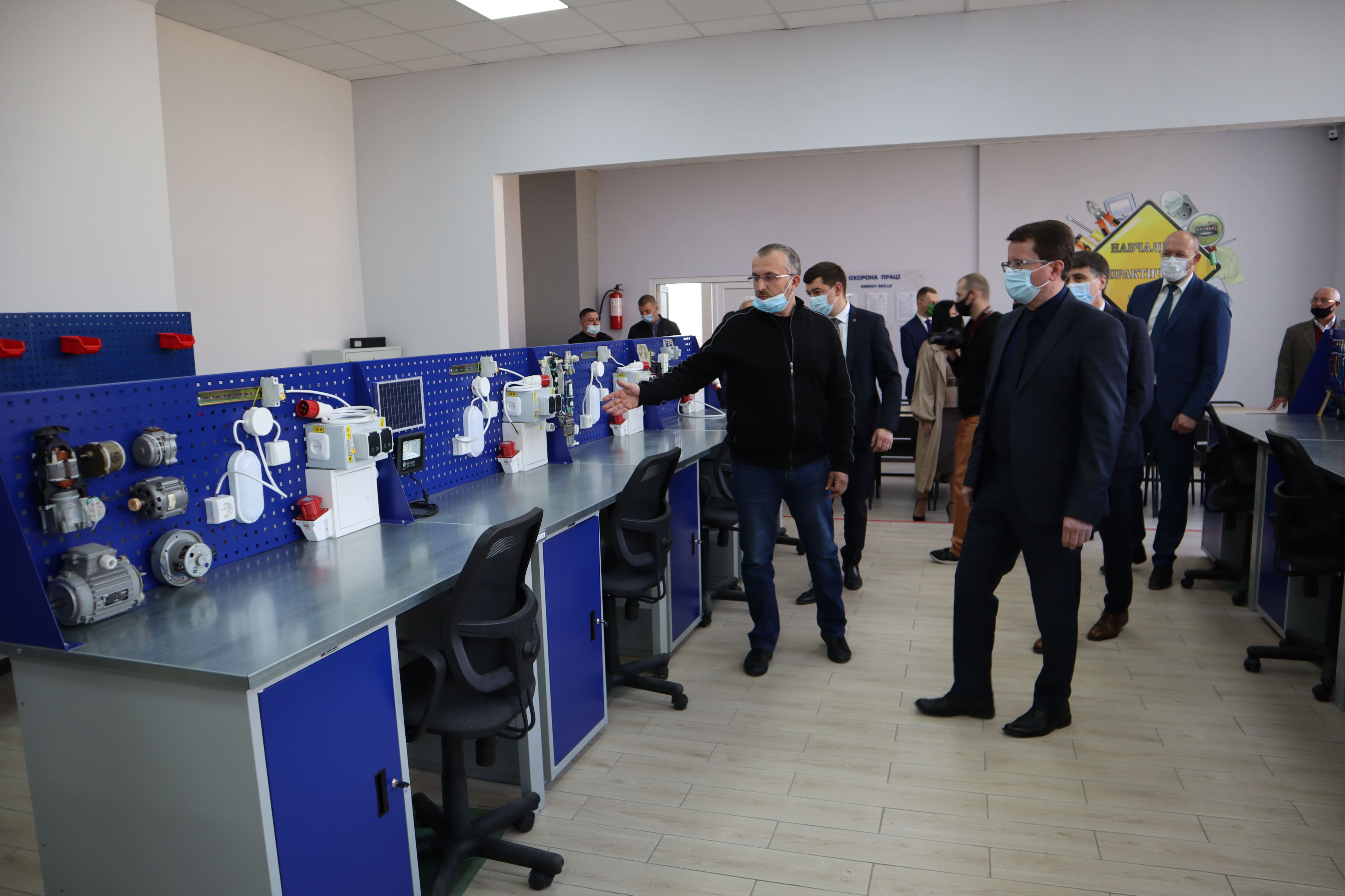Ознайомлення з реалізацією проєкту „STEM-освіта? у контексті створення нового освітнього середовища