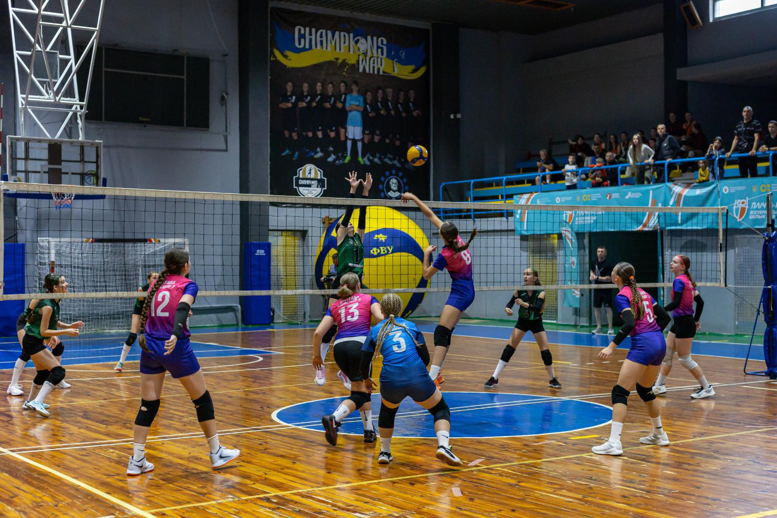 Студентська молодь Закарпаття стартує в лігах «Пліч-о-пліч»