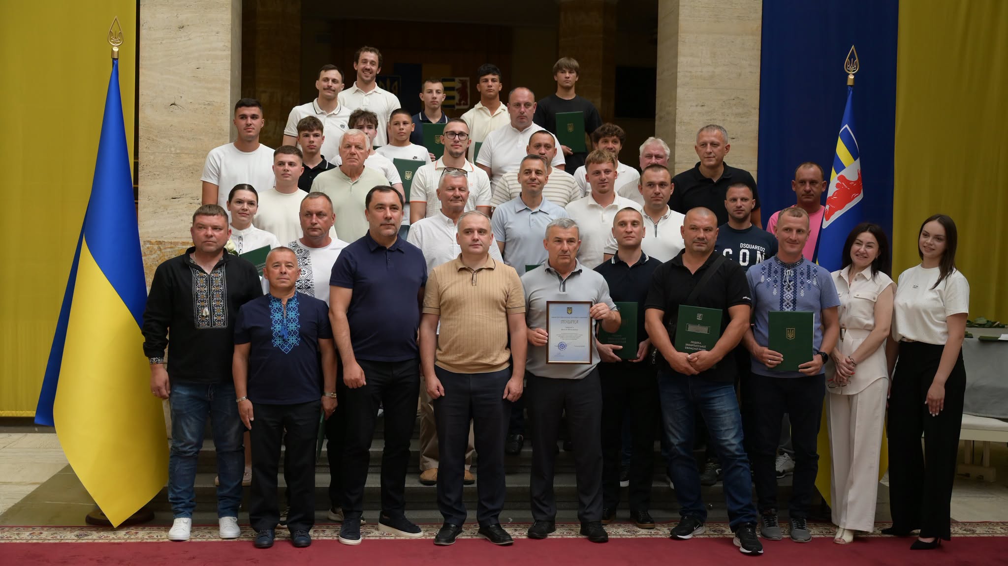 З нагоди Дня тренера в атріумі головної адмінбудівлі Закарпаття відзначили людей, які передають нашим юним атлетам свій досвід