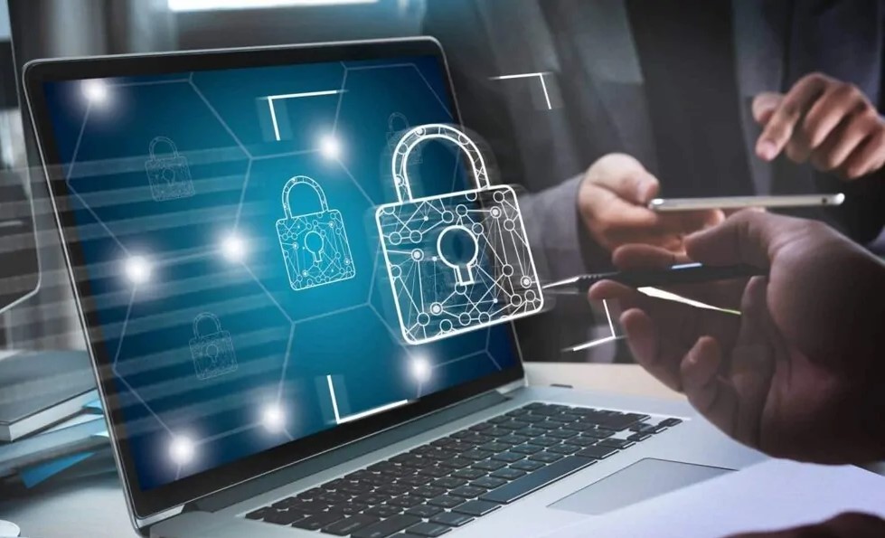 Місяць кібербезпеки: 5 ідей для роботи з учнями